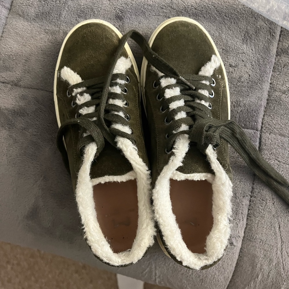 Marc fisher sneakers